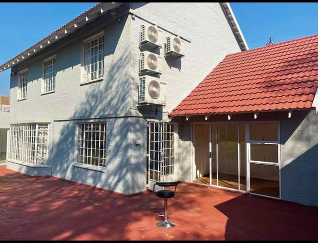 3 BEDROOM HOUSE FOR SALE IN SANDOWN